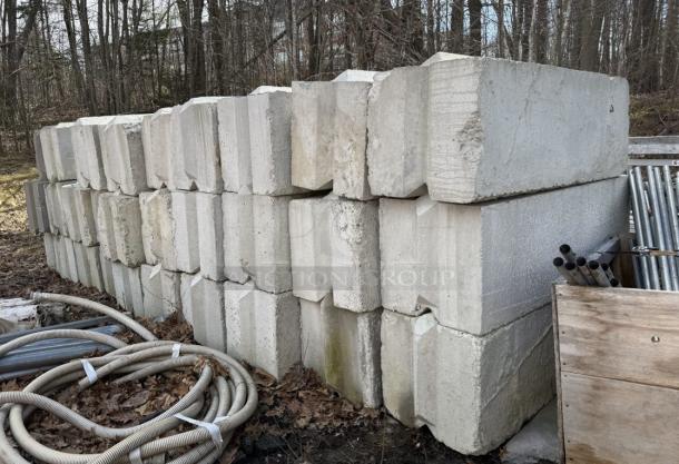 25+ INTERLOCKING CONCRETE RETAINING WALL! $75/PC ORIGINAL PRICE!
*Shipping not available for this item* - Image 1 of 1