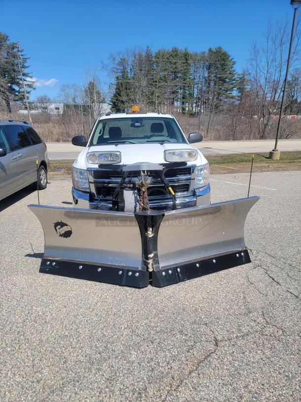 2008 CHEVY 2500! W/FISHER V-PLOW & LIFTGATE UNDER 67K MILES! .............See videos below - Image 1 of 10
