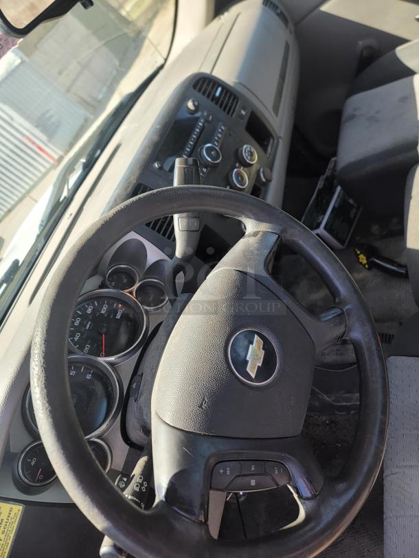 2008 CHEVY 2500! W/FISHER V-PLOW & LIFTGATE UNDER 67K MILES! .............See videos below - Image 8 of 10