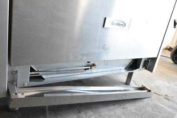 LIKE NEW! 2024 KoolMore KM-CR36-NG Stainless Steel Commercial Natural Gas Powered 6 Burner Range w/ Oven. 210,000 BTU. - Image 7 of 8