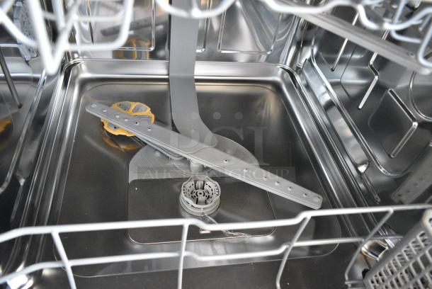 BRAND NEW SCRATCH AND DENT! Samsung DW80CG5450MT Stainless Steel Undercounter Dishwasher. 120 Volts, 1 Phase. - Image 7 of 8