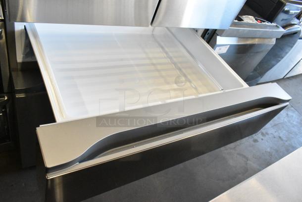 BRAND NEW SCRATCH AND DENT! 2024 LG LF30S8210S/00 Stainless Steel French Style Cooler w/ 2 Freezer Drawers. 115 Volts, 1 Phase. Tested and Working! - Image 6 of 10