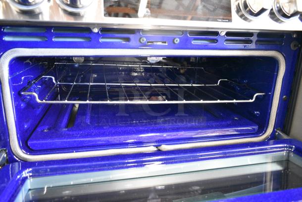 BRAND NEW SCRATCH AND DENT! ThinQ Stainless Steel Natural Gas Powered  4 Burner Range w/ 2 Ovens. See Pictures for Lower Oven's Broken Glass. - Image 6 of 9