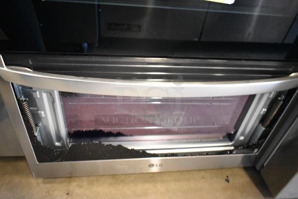 BRAND NEW SCRATCH AND DENT! ThinQ Stainless Steel Natural Gas Powered  4 Burner Range w/ 2 Ovens. See Pictures for Lower Oven's Broken Glass. - Image 7 of 9