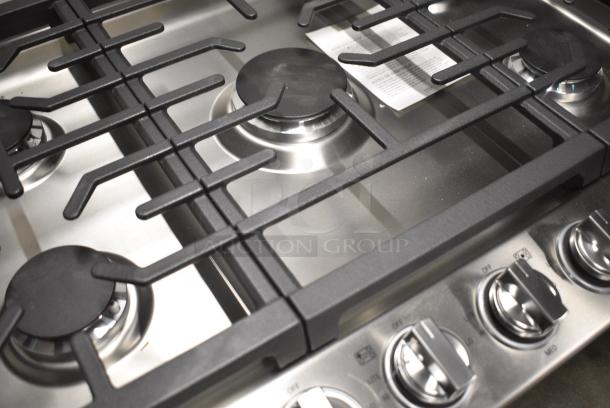 BRAND NEW SCRATCH AND DENT! 2024 LG CBGJ3023S/00 Stainless Steel Drop In Gas Powered 5 Burner Range. - Image 5 of 9