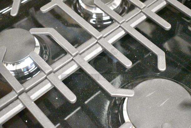 BRAND NEW SCRATCH AND DENT! 2024 LG CBGJ3023D/00 Stainless Steel Drop In Gas Powered 5 Burner Range. - Image 5 of 10