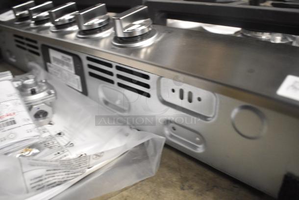 BRAND NEW SCRATCH AND DENT! 2024 LG CBGJ3023S/00 Stainless Steel Drop In Gas Powered 5 Burner Range. - Image 8 of 10
