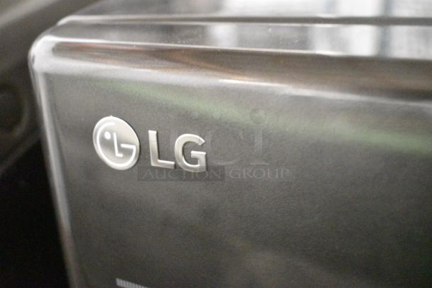 BRAND NEW SCRATCH AND DENT! LG DLEX4080B Metal Electric Powered Front Load Dryer. 208/240 Volts, 1 Phase. - Image 6 of 9