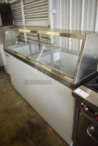 Master-Bilt DD-66 Metal Commercial Ice Cream Dipping Cabinet. 115/208-230 Volts, 1 Phase. Tested and Powers On But Does Not Get Cold