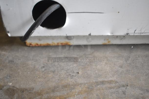 Master-Bilt DD-66 Metal Commercial Ice Cream Dipping Cabinet. 115/208-230 Volts, 1 Phase. Tested and Powers On But Does Not Get Cold - Image 7 of 8