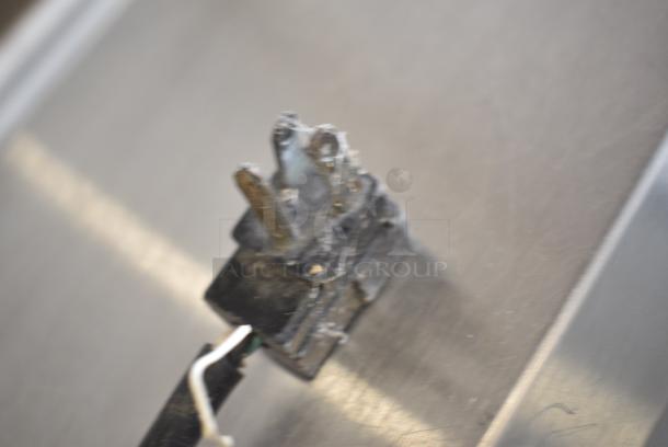 Master-Bilt DD-66 Metal Commercial Ice Cream Dipping Cabinet. 115/208-230 Volts, 1 Phase. Tested and Powers On But Does Not Get Cold - Image 8 of 8