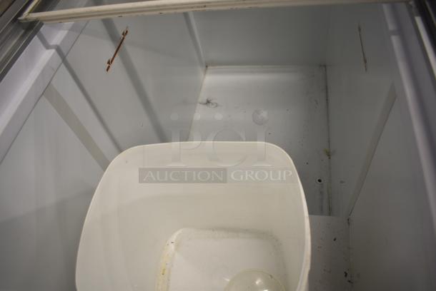 Metal Commercial Chest Freezer Merchandiser on Commercial Casters. 115 Volts, 1 Phase. Tested and Working! - Image 5 of 9