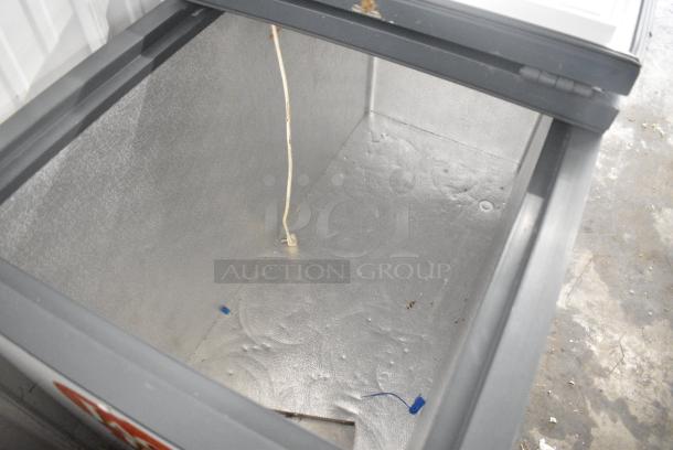 Caravell ISKREM Metal Chest Freezer on Commercial Casters. 120 Volts, 1 Phase. Tested and Working! - Image 3 of 7