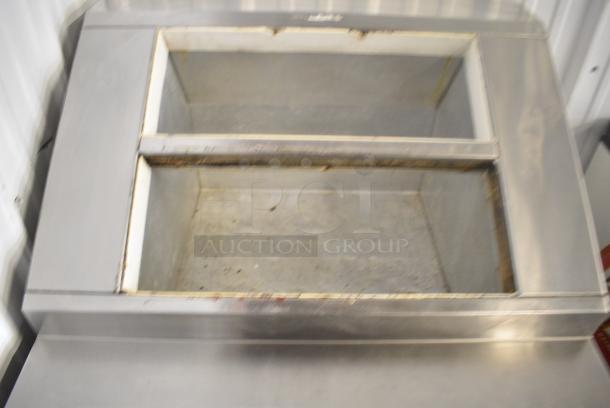 Norlake ZF081SMS/0-2DQ Stainless Steel Commercial 27" Ice Cream 8 Topping Cabinet w/ Freezer Base on Commercial Casters. 115 Volts, 1 Phase. Tested and Working! - Image 3 of 8