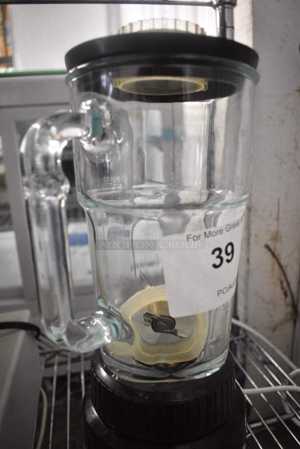 Waring 18BL93 Metal Countertop Blender w/ Glass Pitcher. 120 Volts, 1 Phase. Tested and Working! - Image 3 of 6