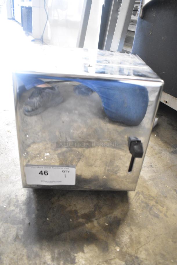 Metal Wall Mount Paper Towel Dispenser. - Image 1 of 5