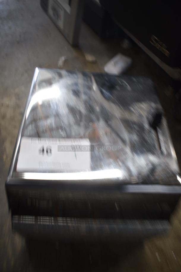 Metal Wall Mount Paper Towel Dispenser. - Image 4 of 5