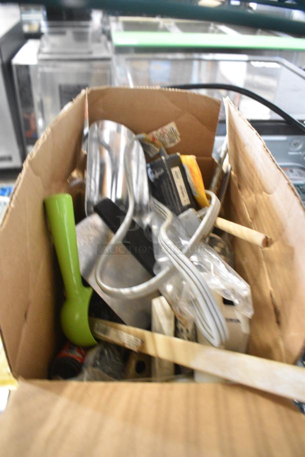 ALL ONE MONEY! Tier Lot of Various Items Including Ice Cream Machine Auger and Utensils - Image 4 of 5