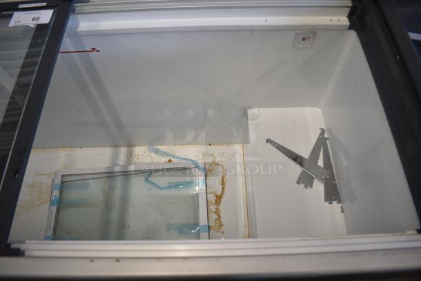 2021 Liebherr Metal Commercial Chest Freezer Merchandiser. Does Not Have Doors. 115-127 Volts, 1 Phase. Tested and Powers On But Does Not Get Cold - Image 4 of 7