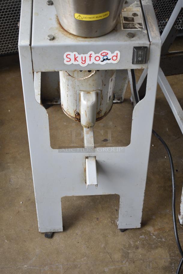 Skyfood Stainless Steel Commercial Tilting Blender. 110 Volts, 1 Phase. Tested and Powers On But Parts Do Not Move - Image 4 of 7