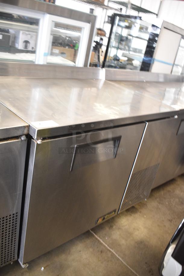 True TWT-44F Stainless Steel Commercial Single Door Work Top Freezer on Commercial Casters. 115 Volts, 1 Phase. Tested and Working! - Image 2 of 7