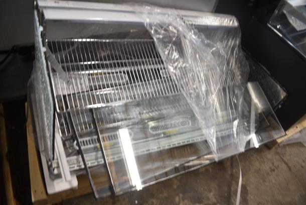BRAND NEW SCRATCH AND DENT! Avantco Metal Commercial Countertop Display Case Merchandiser. Tested and Does Not Power On - Image 4 of 10