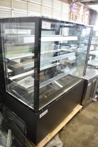 BRAND NEW SCRATCH AND DENT! Avantco 193BCF48B BCD-48 48" Curved Glass Black Dry Bakery Display Case. See Pictures for Top Glass Pane Damage. 110-120 Volts, 1 Phase.
