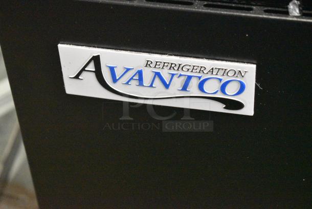 BRAND NEW SCRATCH AND DENT! Avantco 193BCF48B BCD-48 48" Curved Glass Black Dry Bakery Display Case. See Pictures for Top Glass Pane Damage. 110-120 Volts, 1 Phase. - Image 3 of 6