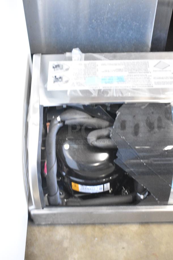 BRAND NEW SCRATCH AND DENT! Hoshizaki  HNC-180BA-L-SLH Curved Glass Refrigerated Sushi Display Case 71" - Left Side Compressor. See Pictures for Glass Crack. 115 Volts, 1 Phase. Tested and Working! - Image 3 of 6