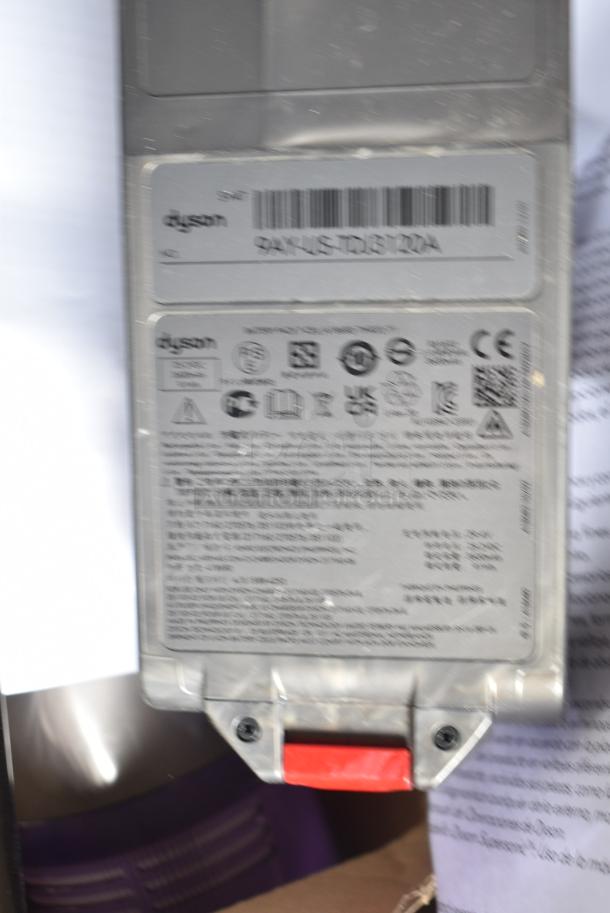 IN ORIGNAL BOX! Dyson 9AY-US-TDUST20A Vacuum Cleaner. - Image 4 of 4
