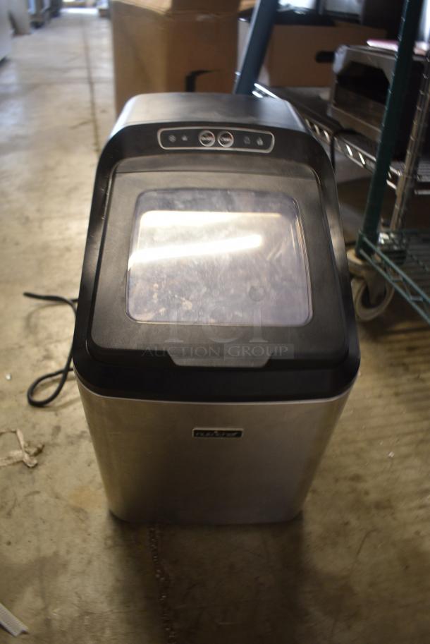 Nutrichef Metal Countertop Ice Maker. 120 Volts, 1 Phase. - Image 1 of 6