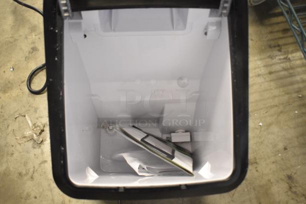Nutrichef Metal Countertop Ice Maker. 120 Volts, 1 Phase. - Image 4 of 6