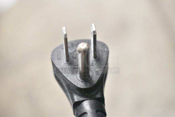 Nutrichef Metal Countertop Ice Maker. 120 Volts, 1 Phase. - Image 5 of 6