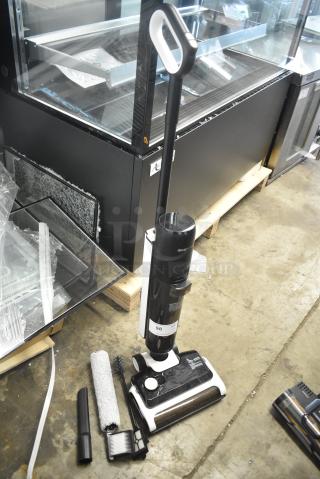 Decohome DGWDV01 Vacuum Cleaner. 100-240 Volts, 1 Phase. Tested and Working!
