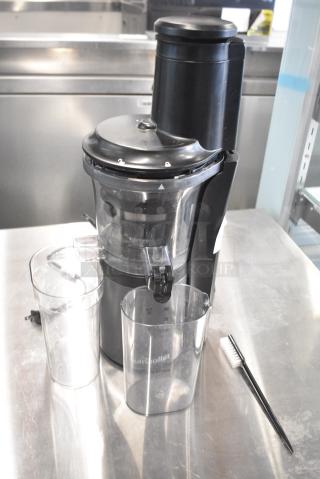 Nutribullet NBJ-300 Juicer. 120 Volts, 1 Phase. Tested and Does Not Power On