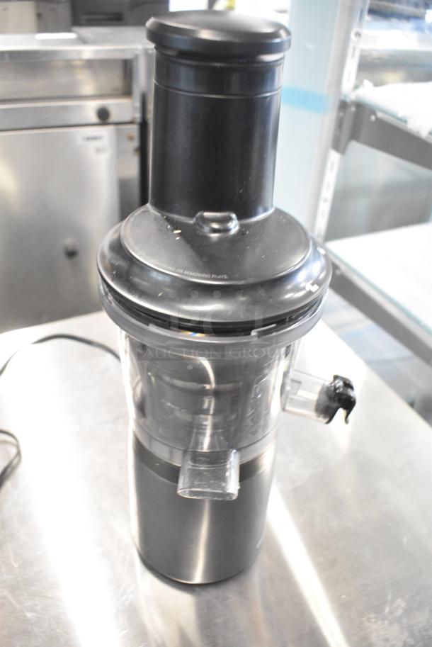 Nutribullet NBJ-300 Juicer. 120 Volts, 1 Phase. Tested and Does Not Power On - Image 5 of 8