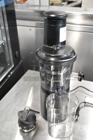 Nutribullet NBJ-300 Metal Countertop Juicer. 120 Volts, 1 Phase. 120 Volts, 1 Phase. Tested and Working!