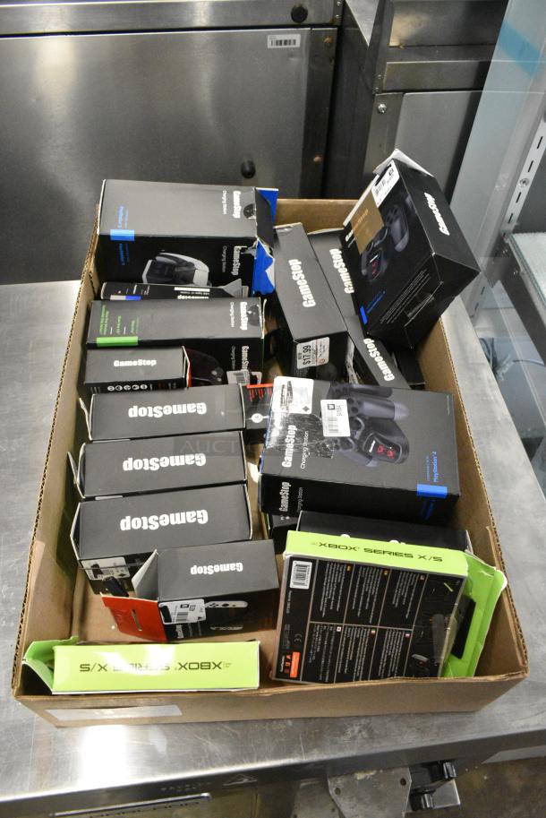 ALL ONE MONEY! Lot of IN ORIGINAL BOX! Items Including Battery Kit, Charging Stations for Controllers, USB Type C - Image 3 of 5