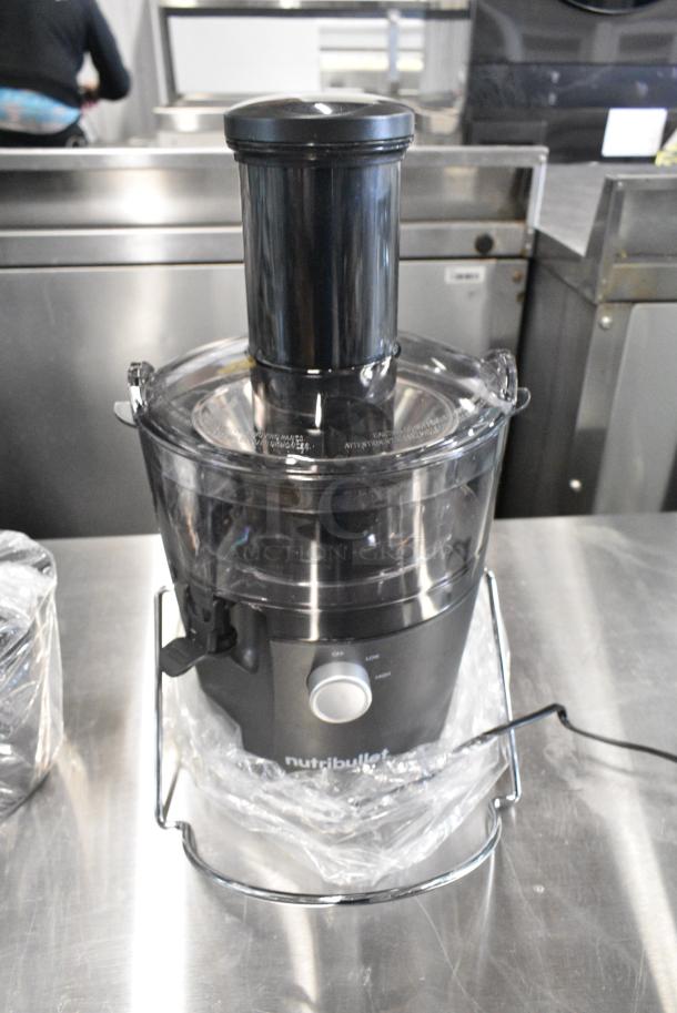 BRAND NEW SCRATCH AND DENT! Nutribullet NBJ-100A Juicer. 120 Volts, 1 Phase. Tested and Does Not Power On - Image 3 of 6