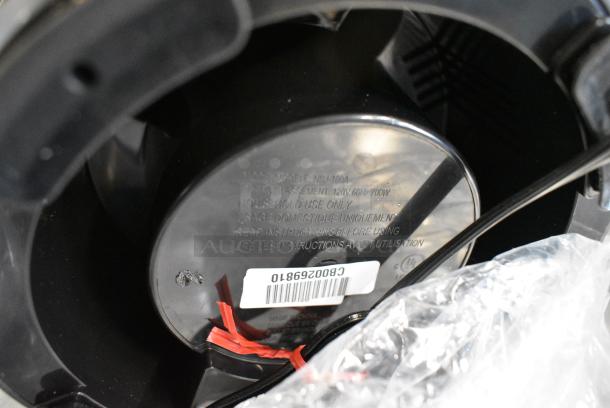 BRAND NEW SCRATCH AND DENT! Nutribullet NBJ-100A Juicer. 120 Volts, 1 Phase. Tested and Does Not Power On - Image 6 of 6