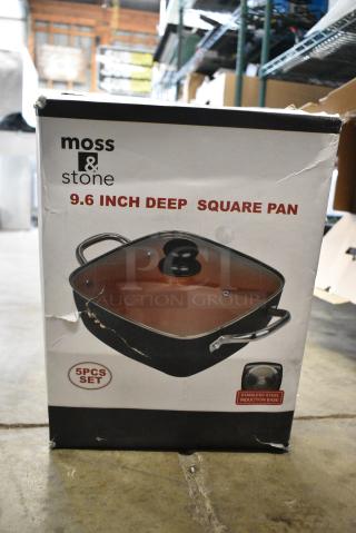 IN ORIGINAL BOX! Moss & Stone 9.6" Deep Square Pan