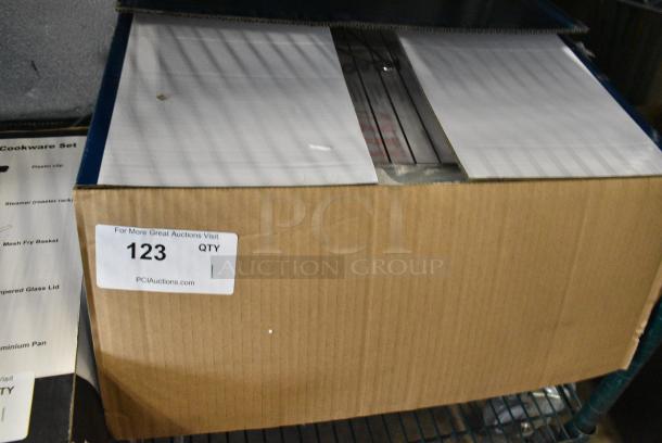 BRAND NEW SCRATCH AND DENT! General Electric GE   G9OCAASSP1SS Electric Powered Countertop Toaster Oven. 120 Volts, 1 Phase. Tested and Working! - Image 2 of 8