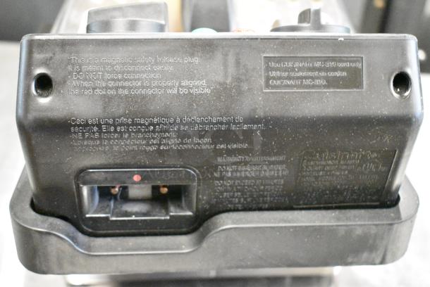 Cuisinart Metal Countertop Electric Powered Fryer w/ Metal Basket and Lid. 120 Volts, 1 Phase. - Image 6 of 7