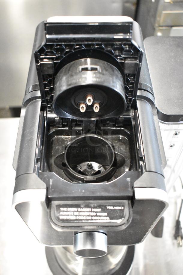 IN ORIGINAL BOX! Ninja CFP301 Coffee Machine w/ Coffee Pot. 120 Volts, 1 Phase. - Image 5 of 9