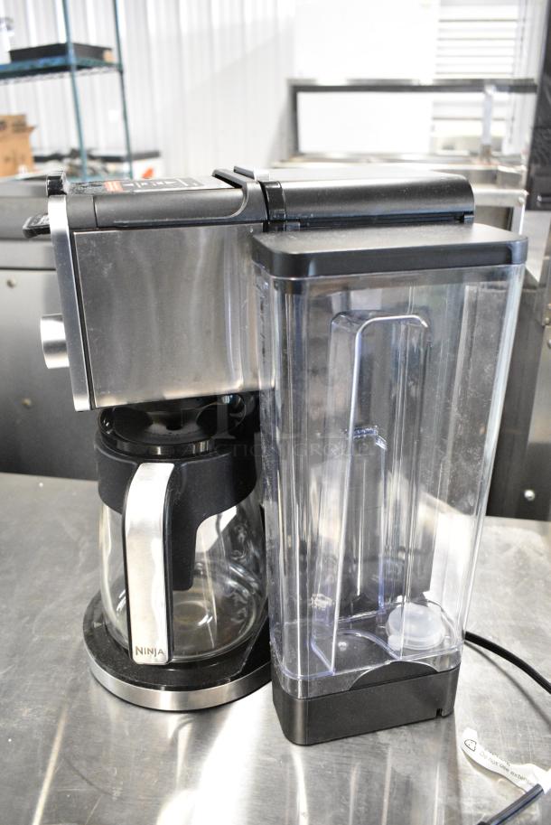 IN ORIGINAL BOX! Ninja CFP301 Coffee Machine w/ Coffee Pot. 120 Volts, 1 Phase. - Image 6 of 9