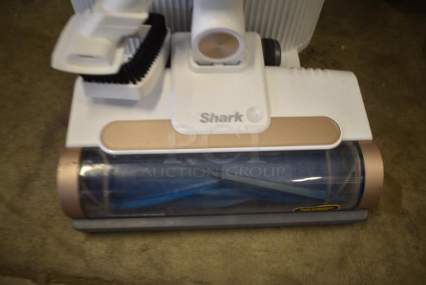 Shark Vacuum Cleaner. - Image 4 of 7