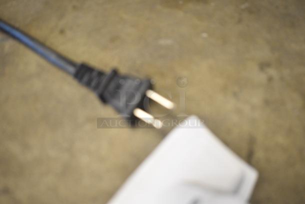 Shark Vacuum Cleaner. - Image 7 of 7