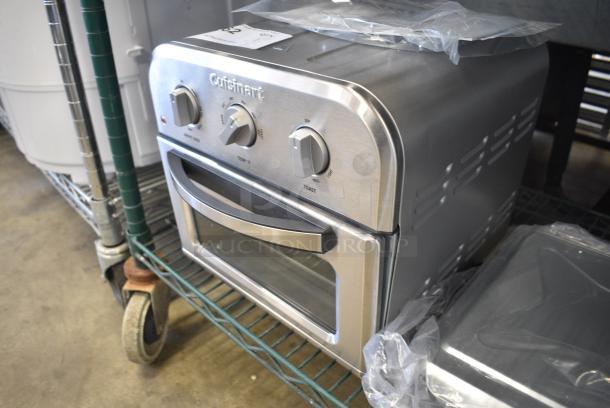 Cuisinart TOA-26 Metal Countertop Electric Toaster Oven. 120 Volts, 1 Phase. - Image 4 of 12