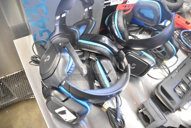 ALL ONE MONEY! Lot of Various Items Including Xbox Controllers, Nintendo Switch Steering Wheel, Headphones and Wiring - Image 10 of 16