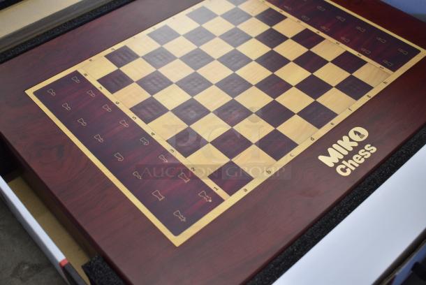 IN ORIGINAL BOX! Miko GKS-INFI Chess Set - Image 2 of 8